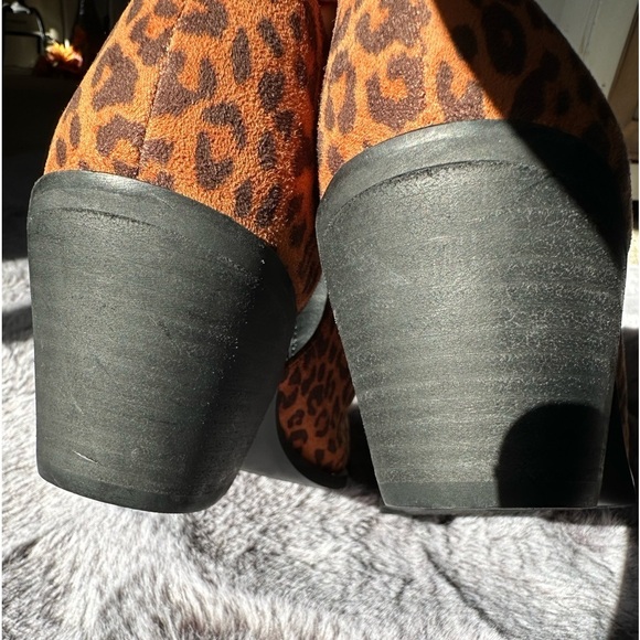 Charles by Charles David Womens Parson Ankle animal Boots heel Brown 8.5M - Picture 4 of 7
